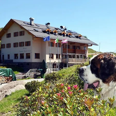 Alojamento de Acomodação e Pequeno-almoço Rifugio Capanna Passo Valles *